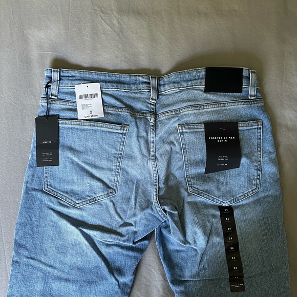 NWT✨2/$20 FOREVER 21 SKINNY CROPPED JEANS - Picture 3 of 9
